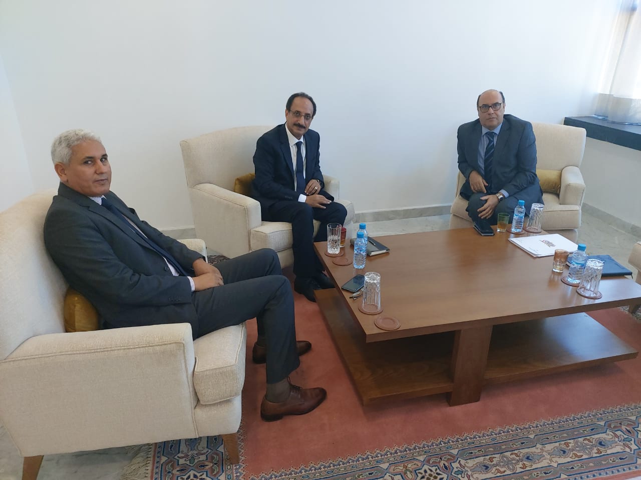 السفير الاصبحي يستعرض مع مسؤول بالخارجية المغربية تطورات الأوضاع في بلادنا