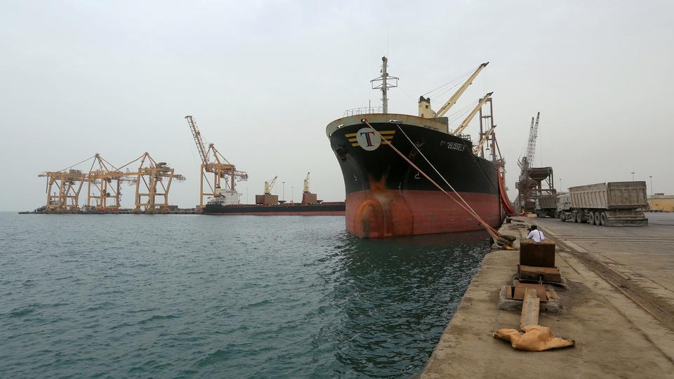 التحالف يعلن إصدار 9 تصاريح لسفن متجهة للموانئ اليمنية
