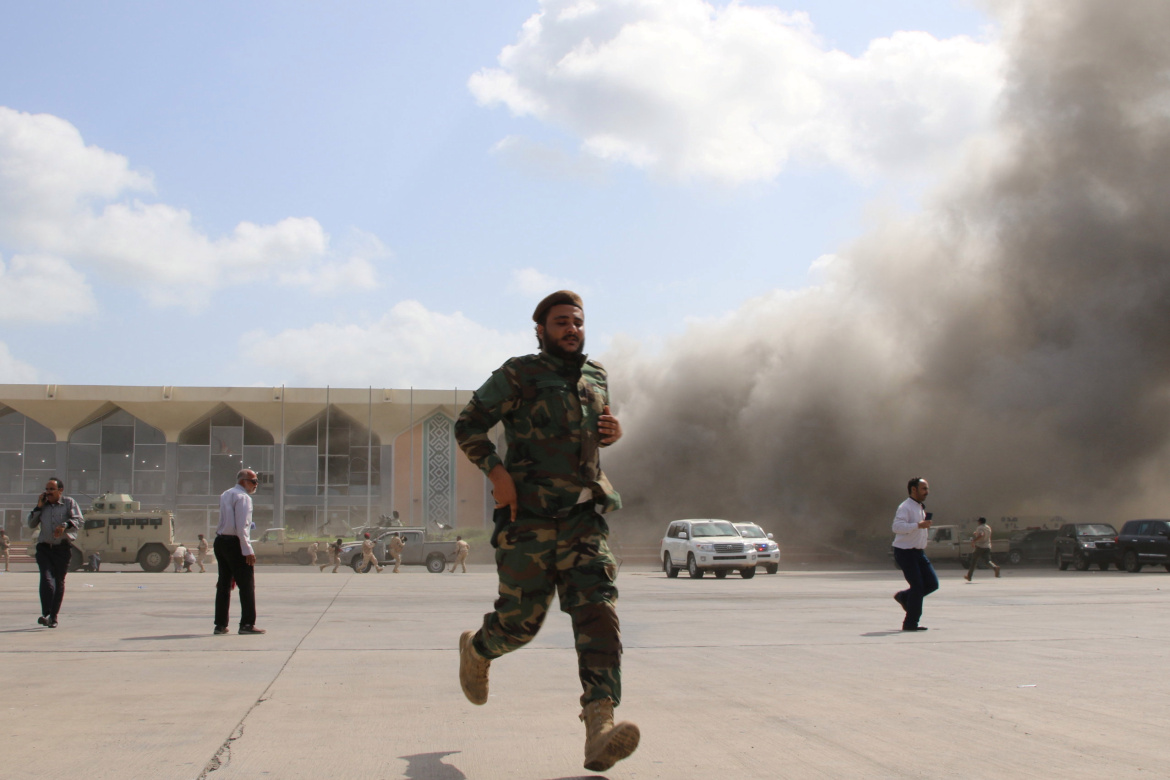 مجلس الشورى يدين الجريمة الإرهابية التي استهدفت الحكومة بمطار عدن