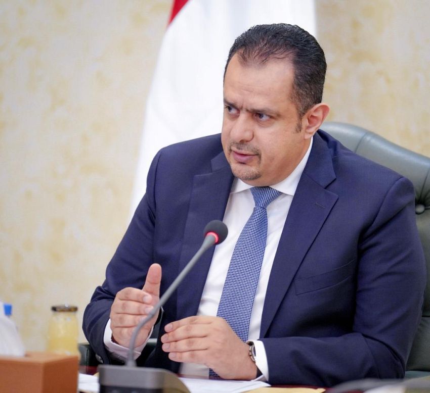 رئيس الوزراء يتابع استكمال اجلاء المواطنين اليمنيين العالقين في مدينة بورتسودان